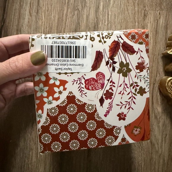 NIB Taylor Swift Evermore Cabin Ornament Ivy covered in you Christmas - Picture 11 of 17